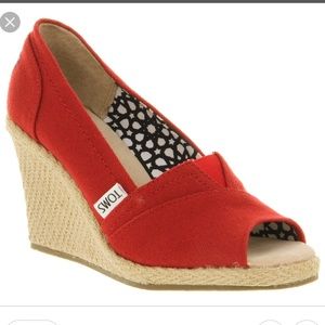 Toms wedged size 7 W wedges